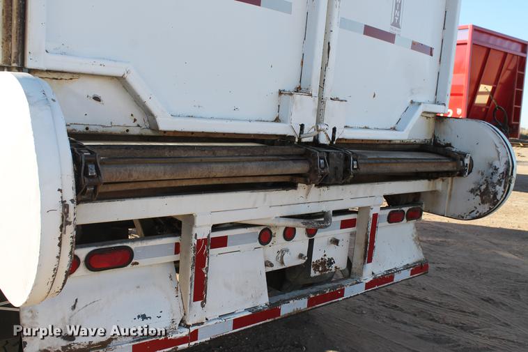 image for item BJ9832 2006 Aeroswint live bottom silage trailer