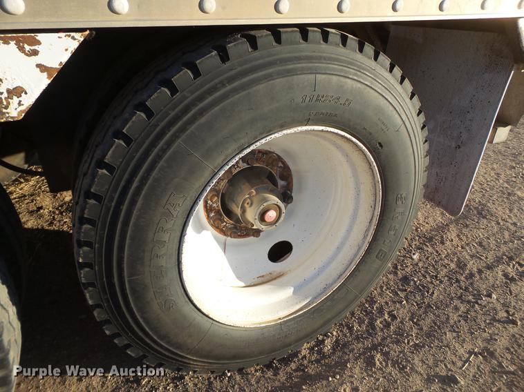 image for item BJ9833 2006 Aeroswint HPF15 live bottom silage trailer