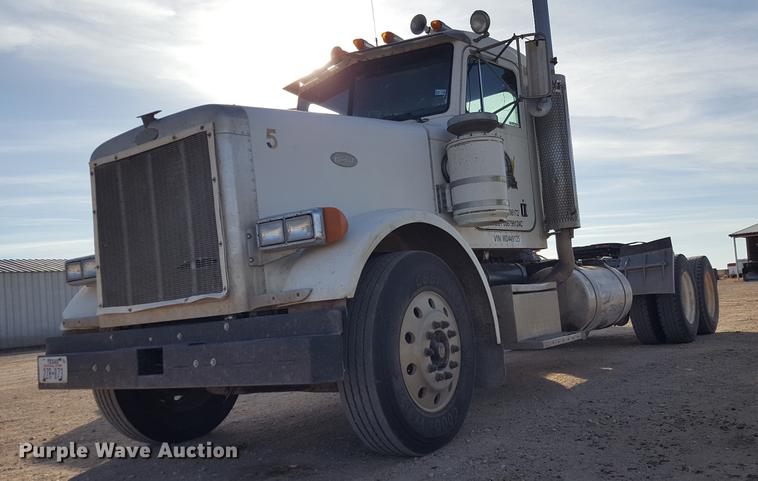 image for item BJ9834 1998 Peterbilt 378 semi truck