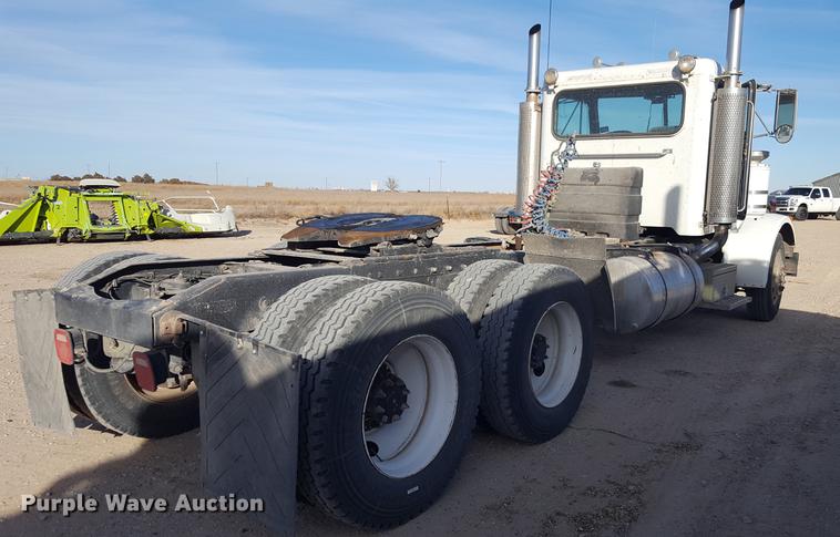 image for item BJ9834 1998 Peterbilt 378 semi truck