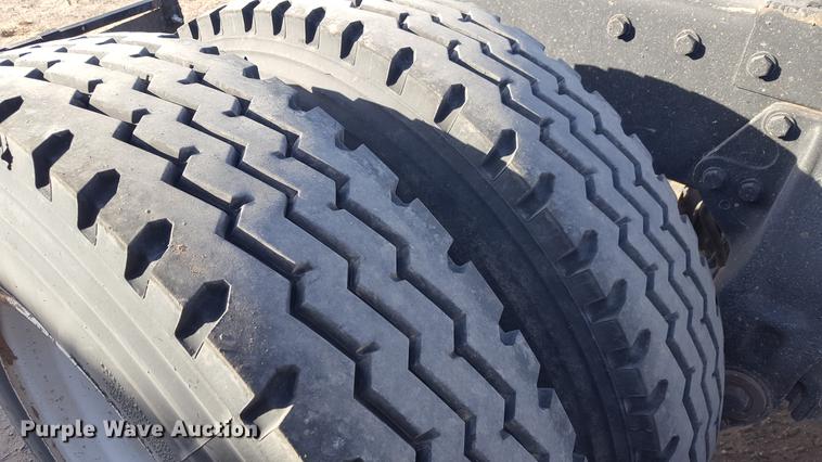 image for item BJ9834 1998 Peterbilt 378 semi truck