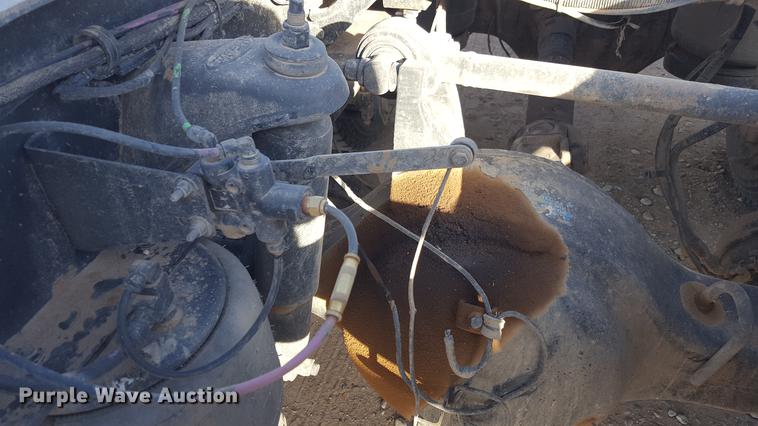 image for item BJ9834 1998 Peterbilt 378 semi truck