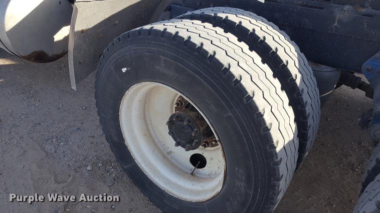 image for item BJ9834 1998 Peterbilt 378 semi truck