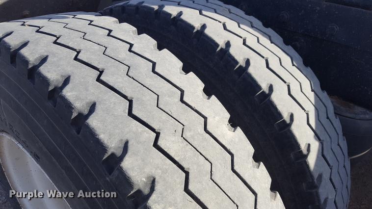 image for item BJ9834 1998 Peterbilt 378 semi truck