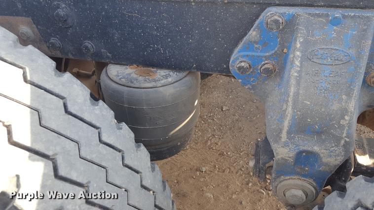 image for item BJ9834 1998 Peterbilt 378 semi truck