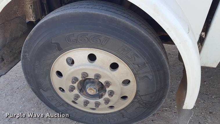 image for item BJ9834 1998 Peterbilt 378 semi truck