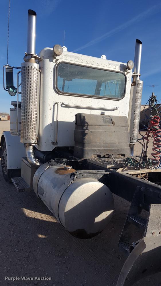 image for item BJ9834 1998 Peterbilt 378 semi truck