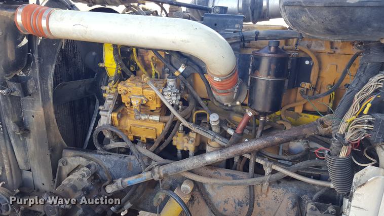 image for item BJ9834 1998 Peterbilt 378 semi truck