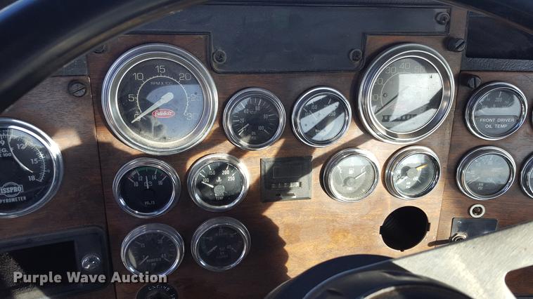 image for item BJ9834 1998 Peterbilt 378 semi truck
