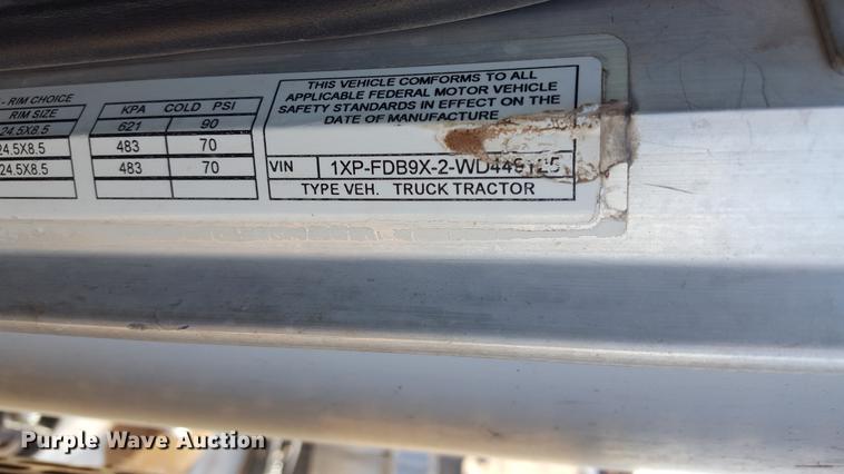 image for item BJ9834 1998 Peterbilt 378 semi truck