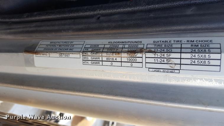 image for item BJ9834 1998 Peterbilt 378 semi truck