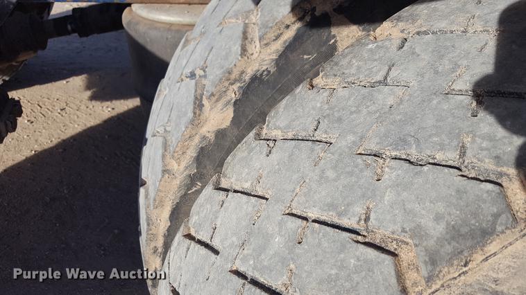 image for item BJ9835 1995 Peterbilt 378 semi truck