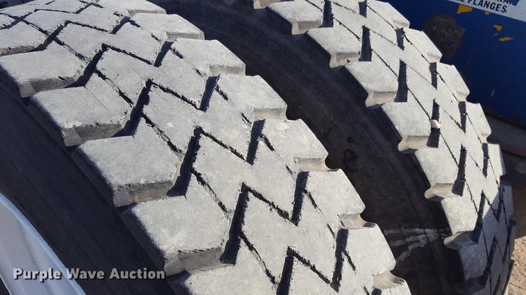 image for item BJ9835 1995 Peterbilt 378 semi truck