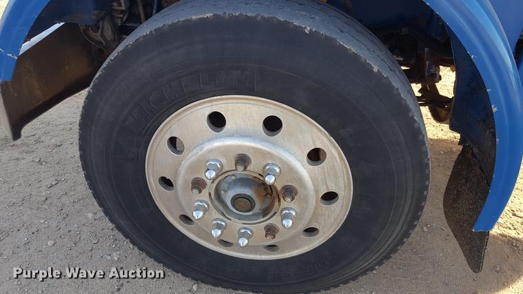 image for item BJ9835 1995 Peterbilt 378 semi truck