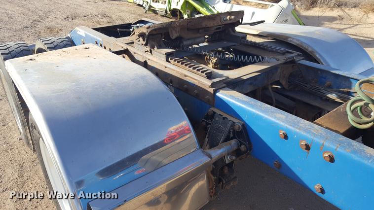 image for item BJ9835 1995 Peterbilt 378 semi truck