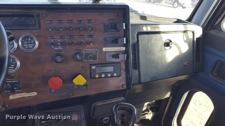 image for item BJ9835 1995 Peterbilt 378 semi truck