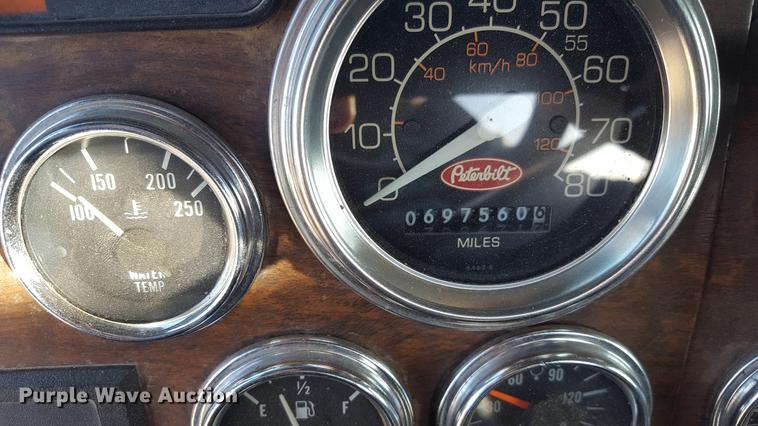 image for item BJ9835 1995 Peterbilt 378 semi truck
