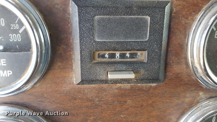 image for item BJ9835 1995 Peterbilt 378 semi truck