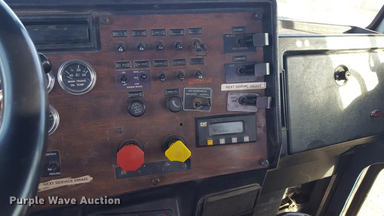 image for item BJ9835 1995 Peterbilt 378 semi truck