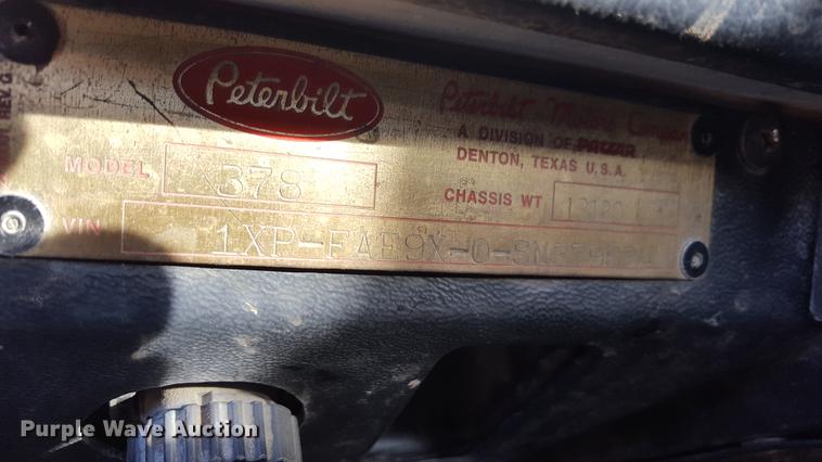 image for item BJ9835 1995 Peterbilt 378 semi truck