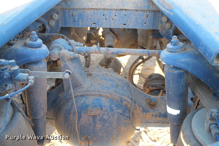 image for item BJ9836 2001 Peterbilt 378 semi truck