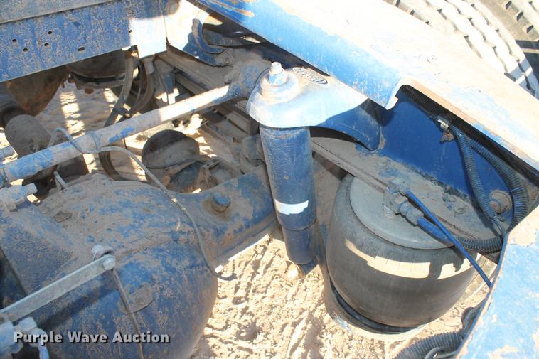 image for item BJ9836 2001 Peterbilt 378 semi truck