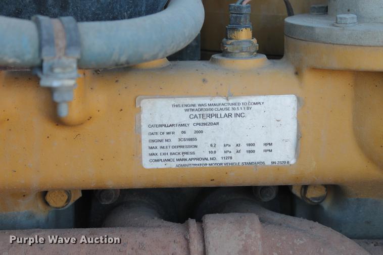 image for item BJ9836 2001 Peterbilt 378 semi truck