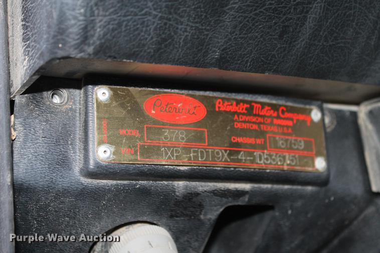 image for item BJ9836 2001 Peterbilt 378 semi truck