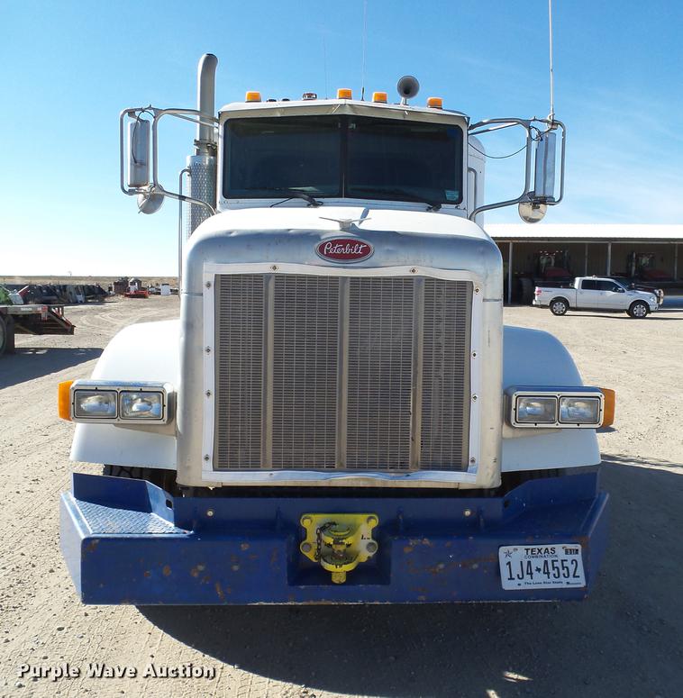 image for item BJ9837 2005 Peterbilt 378 semi truck