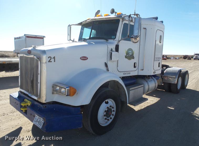 image for item BJ9837 2005 Peterbilt 378 semi truck