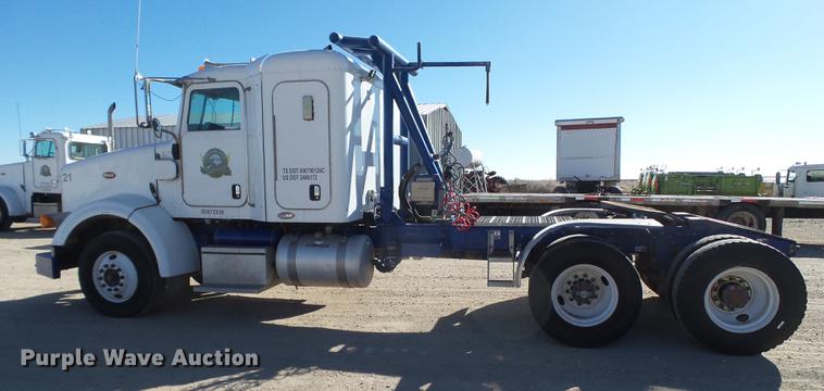 image for item BJ9837 2005 Peterbilt 378 semi truck