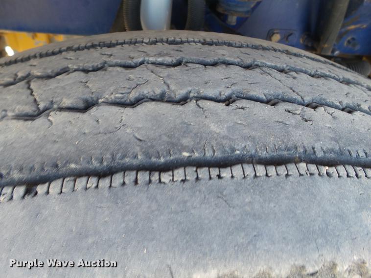 image for item BJ9837 2005 Peterbilt 378 semi truck