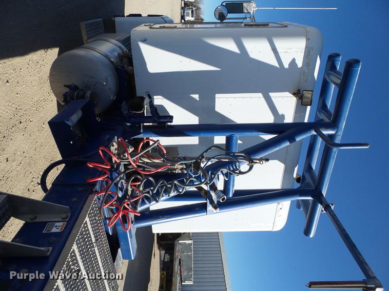 image for item BJ9837 2005 Peterbilt 378 semi truck