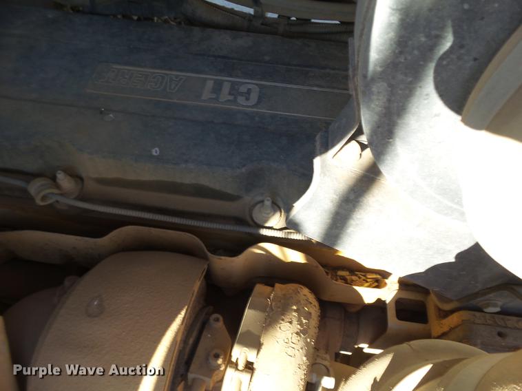 image for item BJ9837 2005 Peterbilt 378 semi truck