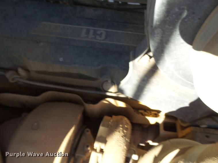 image for item BJ9837 2005 Peterbilt 378 semi truck