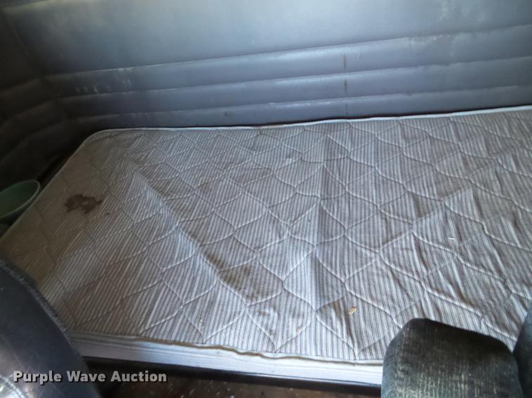 image for item BJ9837 2005 Peterbilt 378 semi truck