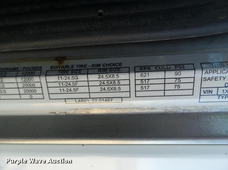 image for item BJ9837 2005 Peterbilt 378 semi truck