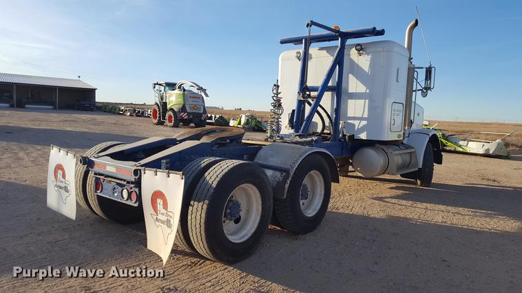 image for item BJ9838 2002 Peterbilt 378 semi truck