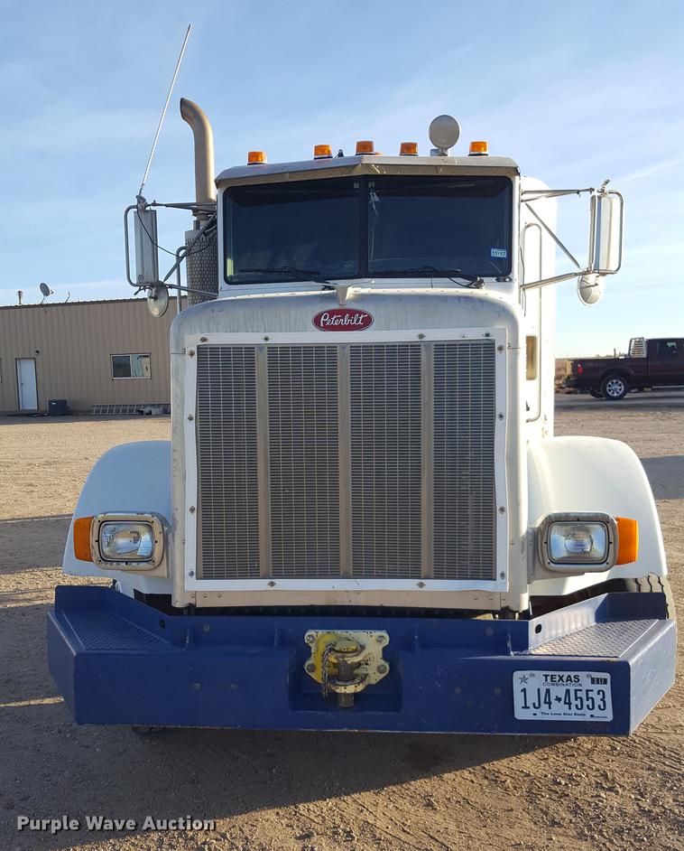 image for item BJ9838 2002 Peterbilt 378 semi truck