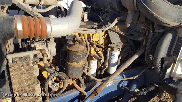 image for item BJ9838 2002 Peterbilt 378 semi truck