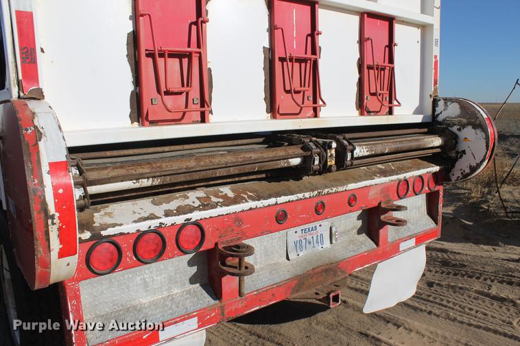 image for item BJ9840 2014 Mas live bottom silage trailer