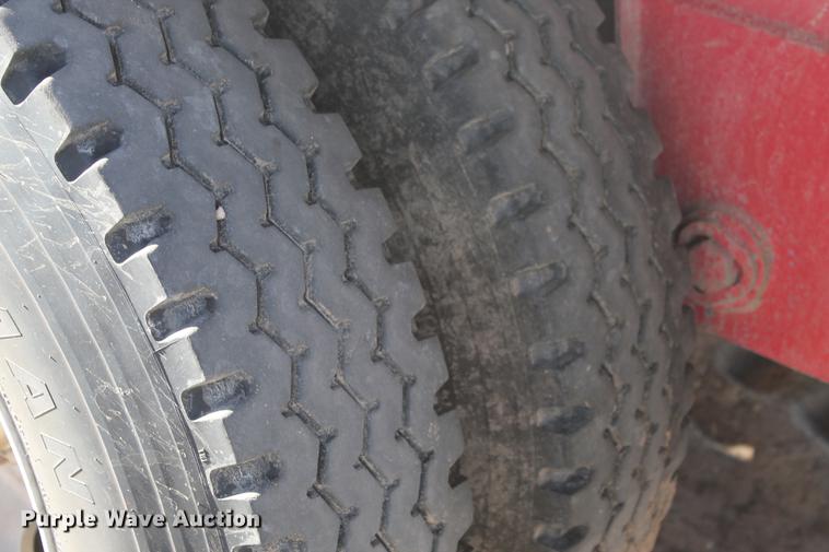 image for item BJ9841 2014 Mas live bottom silage trailer