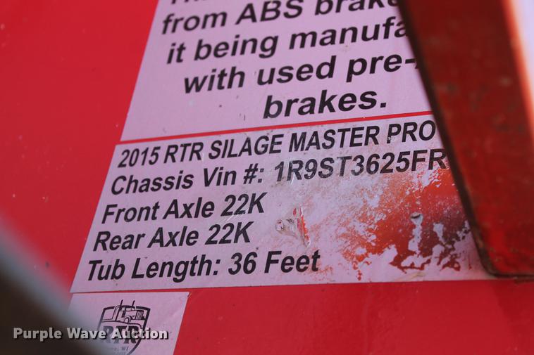 image for item BJ9842 2015 RTR Silage Master live bottom silage trailer