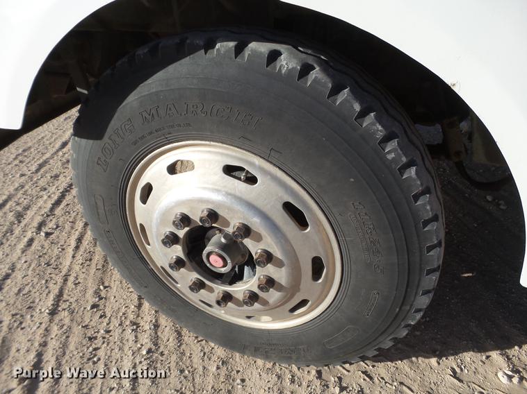 image for item BJ9845 2004 Western Star 4900 semi truck