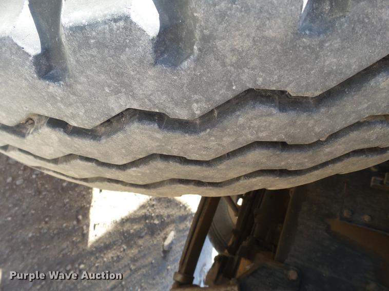 image for item BJ9845 2004 Western Star 4900 semi truck