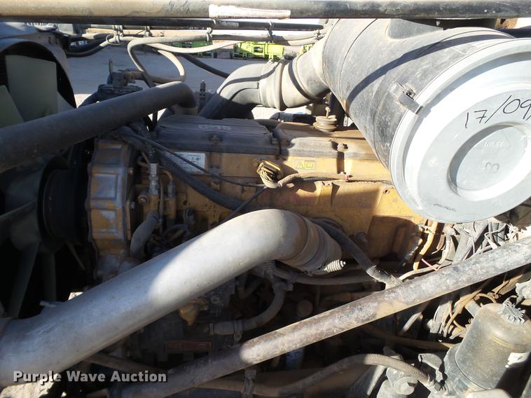 image for item BJ9845 2004 Western Star 4900 semi truck