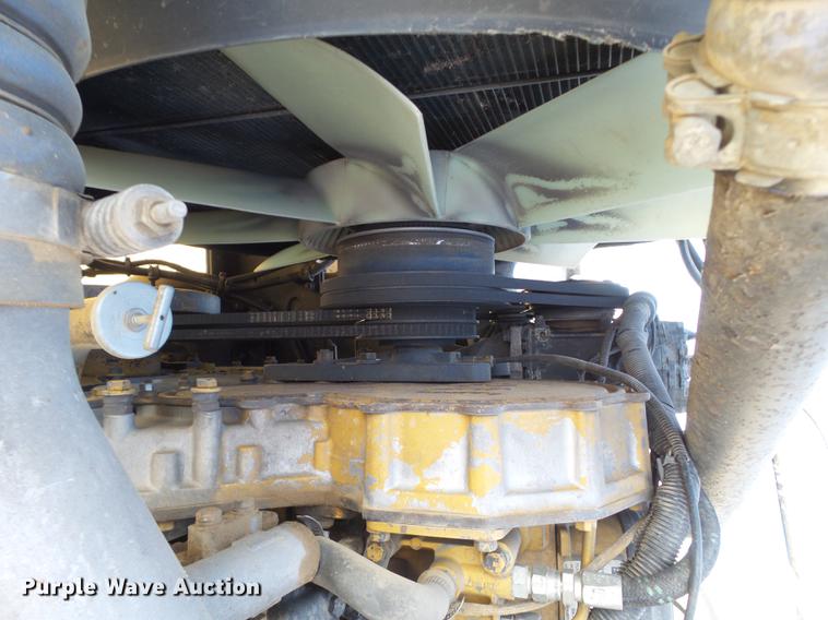 image for item BJ9845 2004 Western Star 4900 semi truck