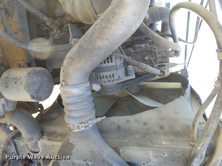 image for item BJ9845 2004 Western Star 4900 semi truck