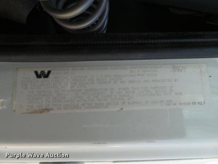 image for item BJ9845 2004 Western Star 4900 semi truck