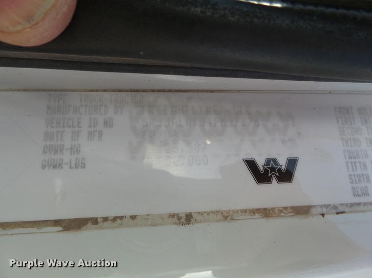 image for item BJ9845 2004 Western Star 4900 semi truck